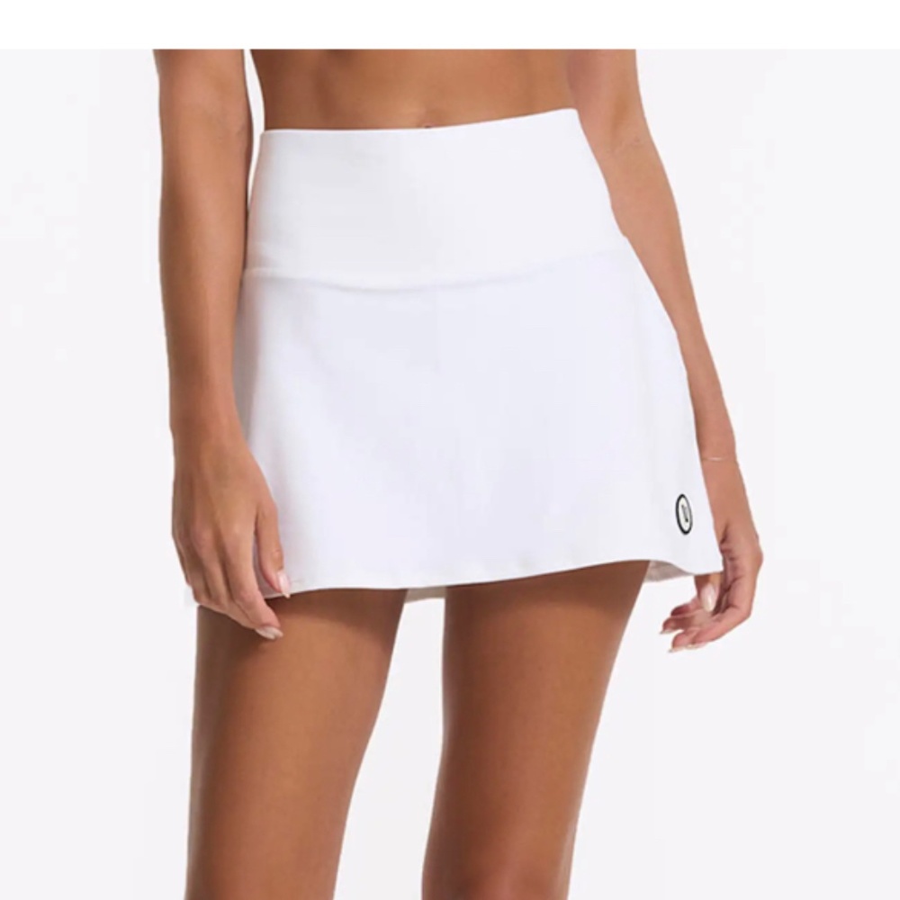 Vuori volley skirt size small